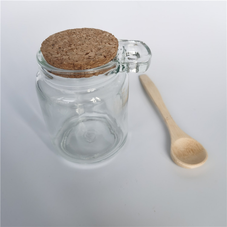 Household kitchen supplies 250ml glass jar for spice and herbs storage with wooden cork lid and bamaboo spoon