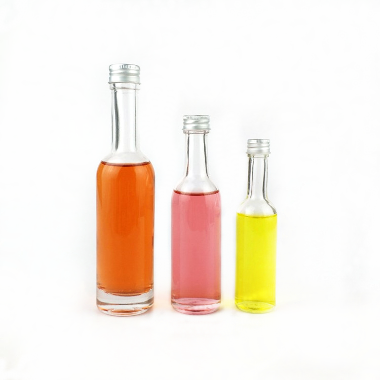 small empty 50ml 100ml 150ml glass liquor bottle with screw cap wholesale