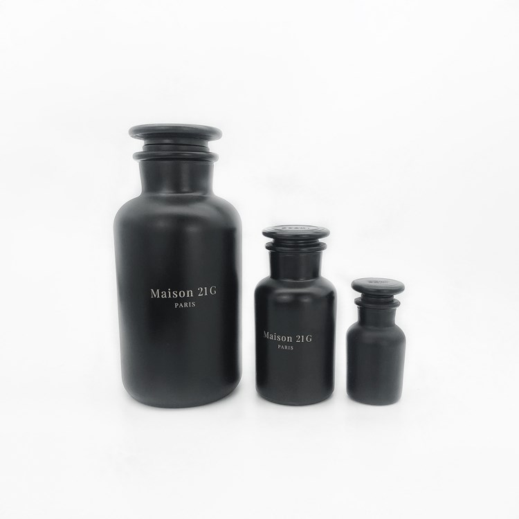 customize 30ml-1liter glossy black and matte black apothecary bottle with glass lid