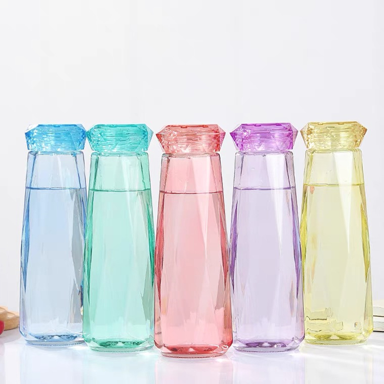 Various colors unique shape 500ml glass beverage drinking bottle with plastic lid