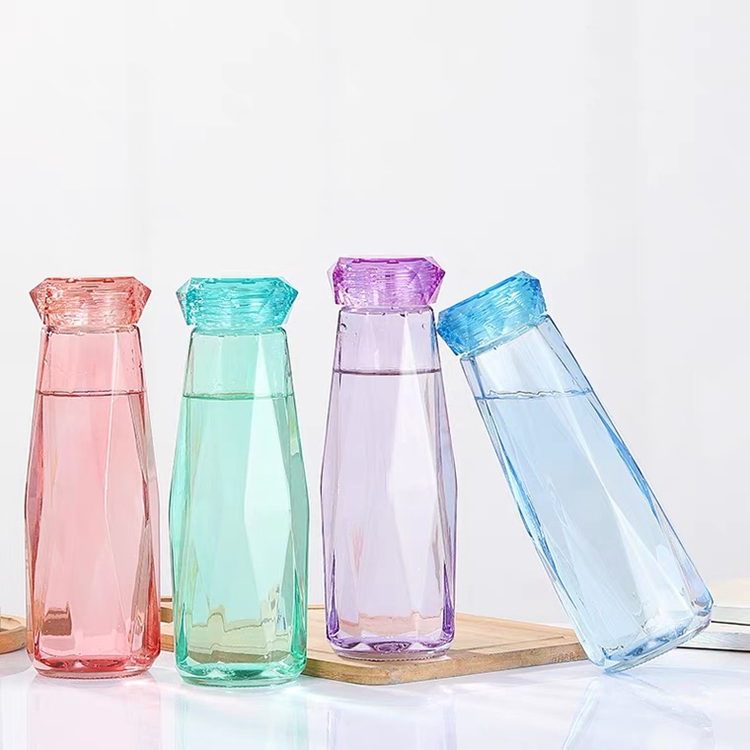 Various colors unique shape 500ml glass beverage drinking bottle with plastic lid