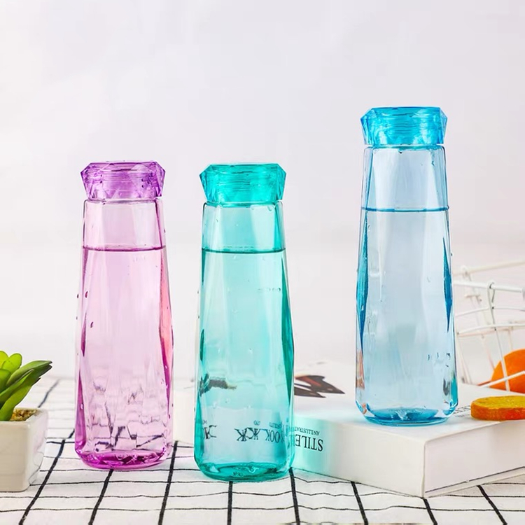 Various colors unique shape 500ml glass beverage drinking bottle with plastic lid