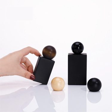 30ml 50ml 100ml Square Flat Shape Frosted Matte Black Refillable Glass Perfume Bottle With Spray Pump