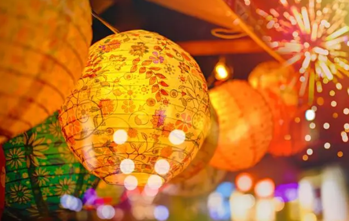 What are the customs of Lantern Festival