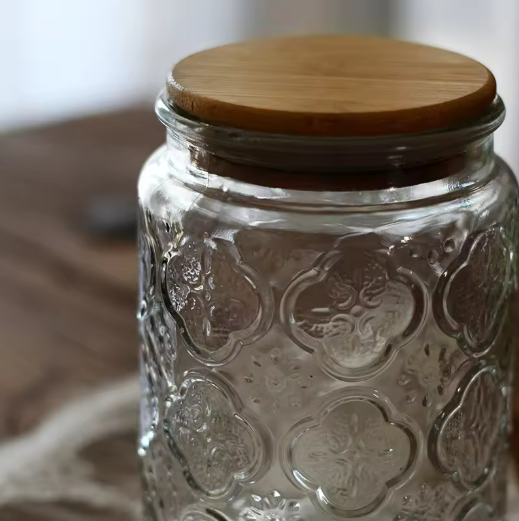 Vintage 450ml 850ml Round Embossed Tea Leaf Candy Coffee Storage Glass Jar With Bamboo Lid