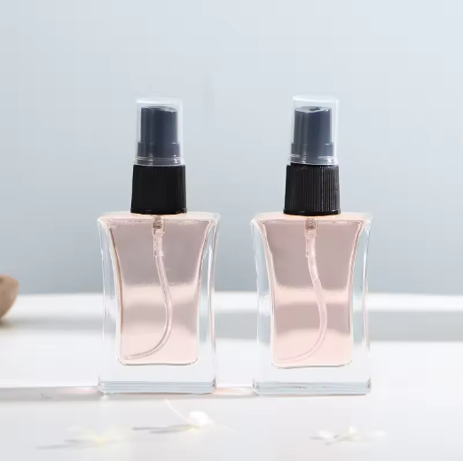 Wholesale 30ml screw glass perfume bottle stock cheap online luxury refillable with black spray pump