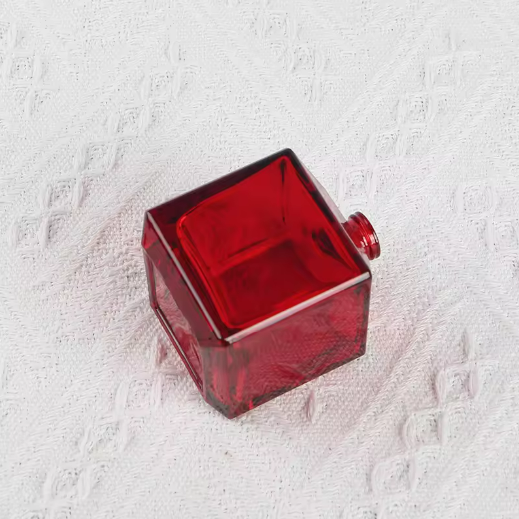 Beautiful design 100ml red square glass perfume bottles with pump sprayer