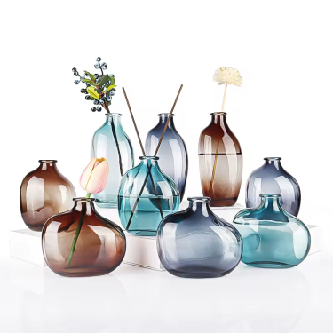 Blown Glass Vases: The blooming of art and individuality