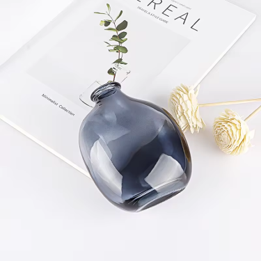 gradient color flat shape vase