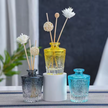 4oz 130ml Customized Color Antique Embossed Apothecary Glass Vase Mini Decorative Reed Diffuser Bottles with Cork