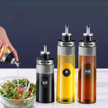 Wholesale Cooking Oil Glass Bottles Kitchen Seasoning Dispenser Bottle Soy Sauce Vinegar Bottle 400ml 600ml Olive Oil Dispenser Bottle With Spout