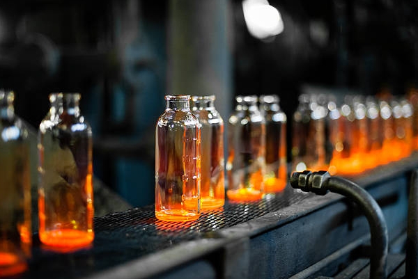 We are an excellent team of glass bottle products companies, choosing us will bring you a lot of value.