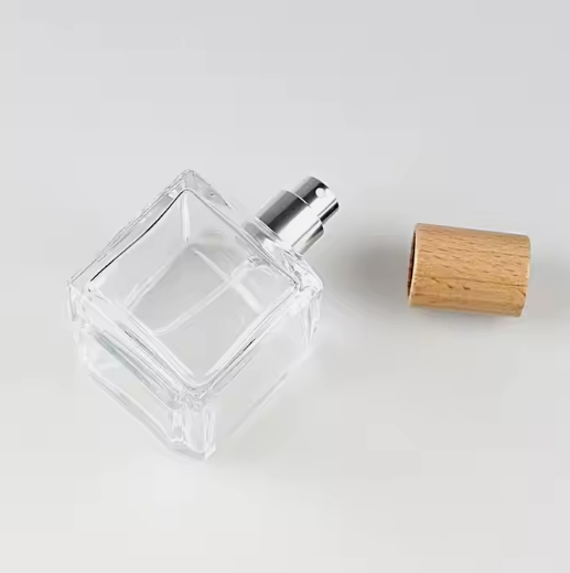 Hot 50ml Transparent Square Glass Bottle Luxury Perfume Cosmetic Glass Bottle with Spray Head