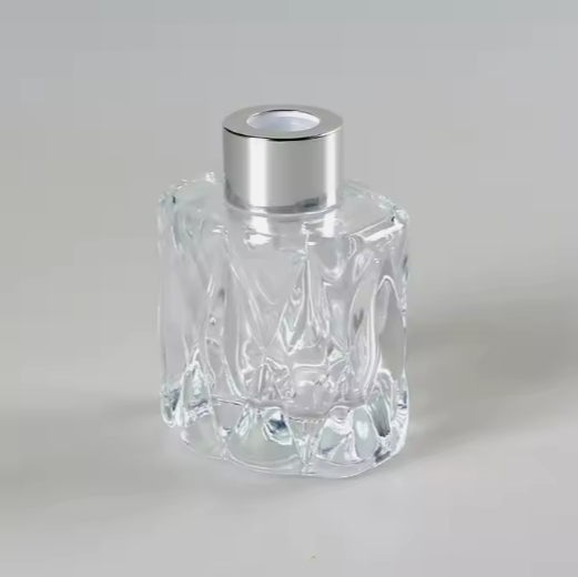 Unique style 100ml clear glass aroma reed perfume diffuser bottle with screw lid